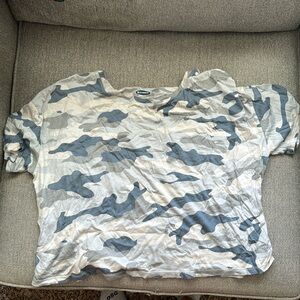 Cropped camo-print boxy tshirt
